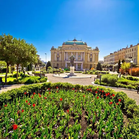 Tiny House With Private Pool - Happy *