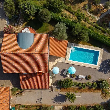 Tiny House With Private Pool - Happy Daire