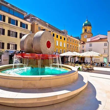 Tiny House With Private Pool - Happy Daire