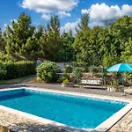 Lägenhet Tiny House With Private Pool - Happy