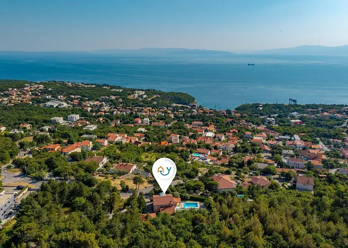 Tiny House With Private Pool - Happy Apartament *