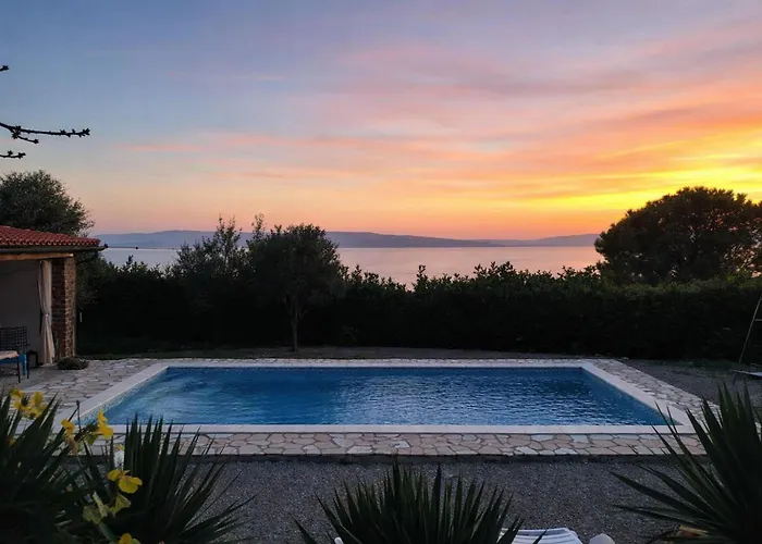 Tiny House With Private Pool - Happy *